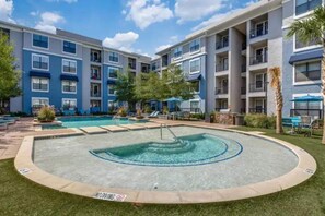 Pool - Peaceful apartment (Frisco)