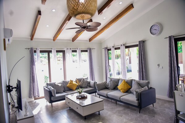 Living area - Poolside Paradise in Valele, Ba - 2 Bedroom, 2 Bath Villa (Ba)