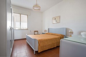 3 Schlafzimmer, Bügeleisen/Bügelbrett
