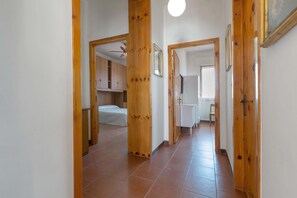 3 bedrooms, iron/ironing board - Casa Iro by BarbarHouse (Torre Lapillo)