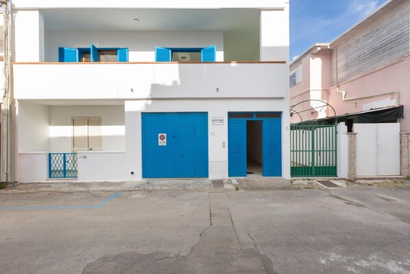 Exterior - A Casa di Vito by BarbarHouse (Torre Pali)