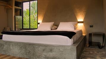 Superior Suite | 1 bedroom, minibar, free WiFi, bed sheets