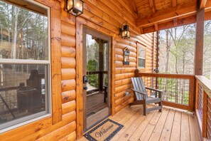 Terrace/patio - Brand New Smoky Mountain Cabin (Sevierville)