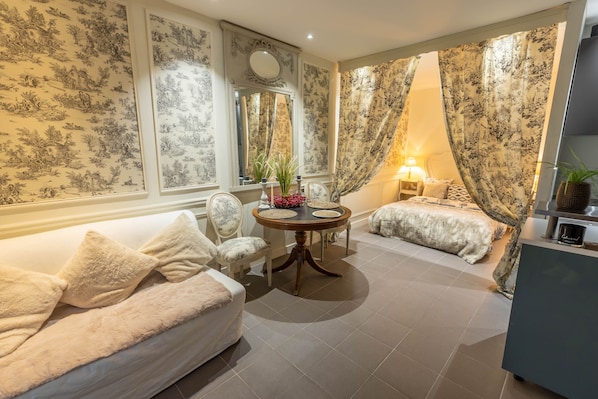 1 chambre, fer et planche à repasser, Wi-Fi gratuit, draps fournis