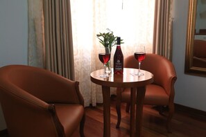 Két bảo mật tại phòng, trang trí khác biệt 