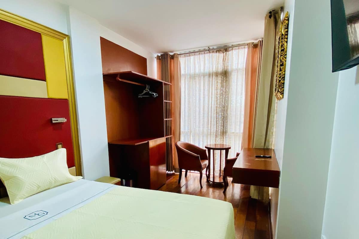 In-room safe, individually decorated, individually furnished, desk