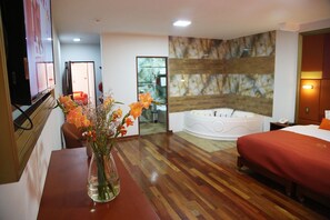In-room safe, individually decorated, individually furnished, desk