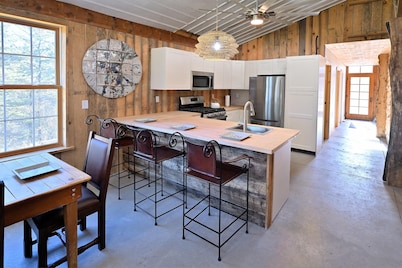 Renovated Rustic Lodge/Historic property.
Hike, fish, star gaze. w/artist studio