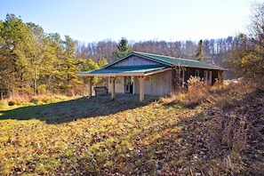 Exterior - Renovated Rustic Lodge/Historic property.
Hike, fish, star gaze. w/artist studio (Port Washington)