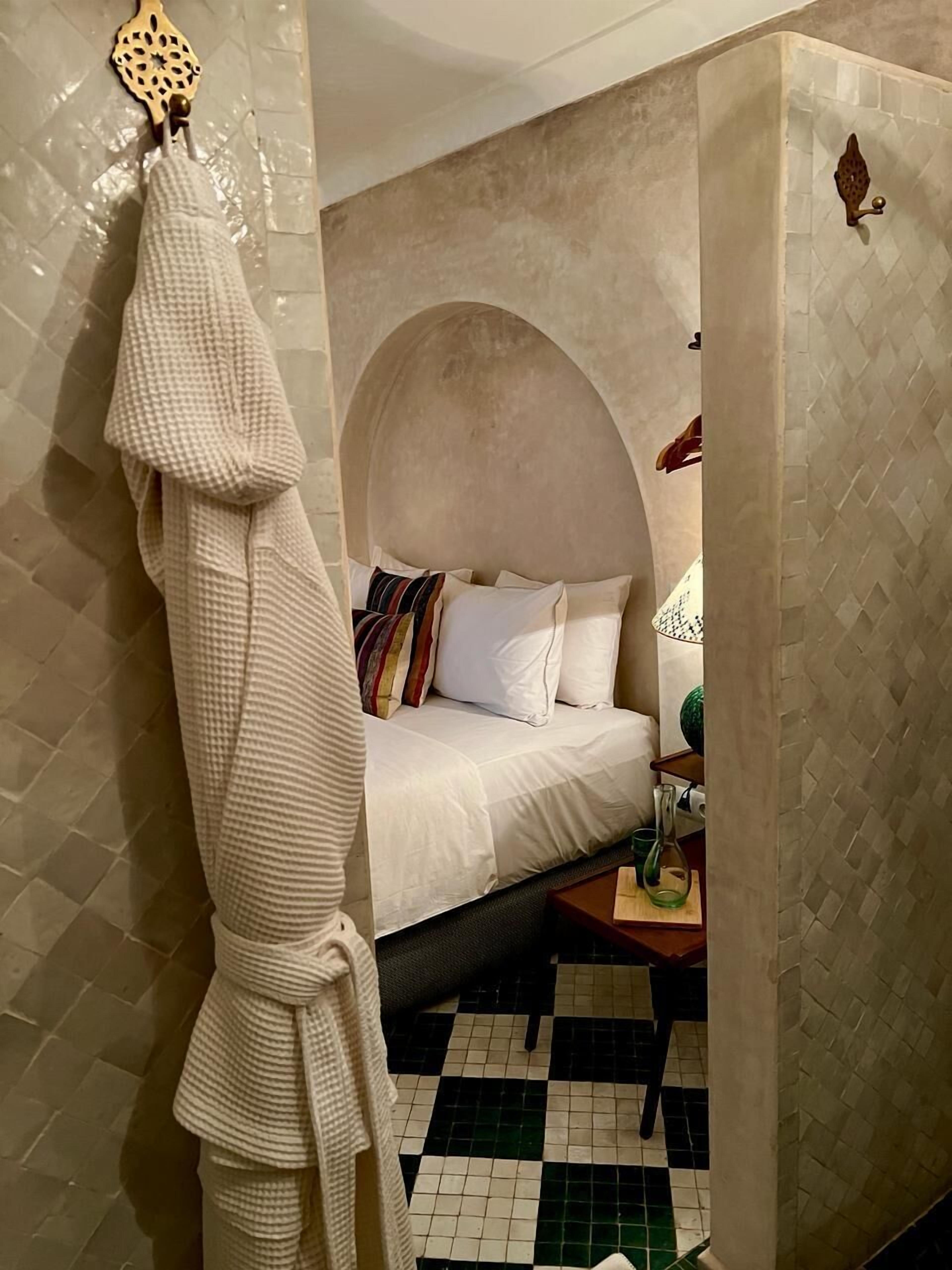 Photo - Riad Alena