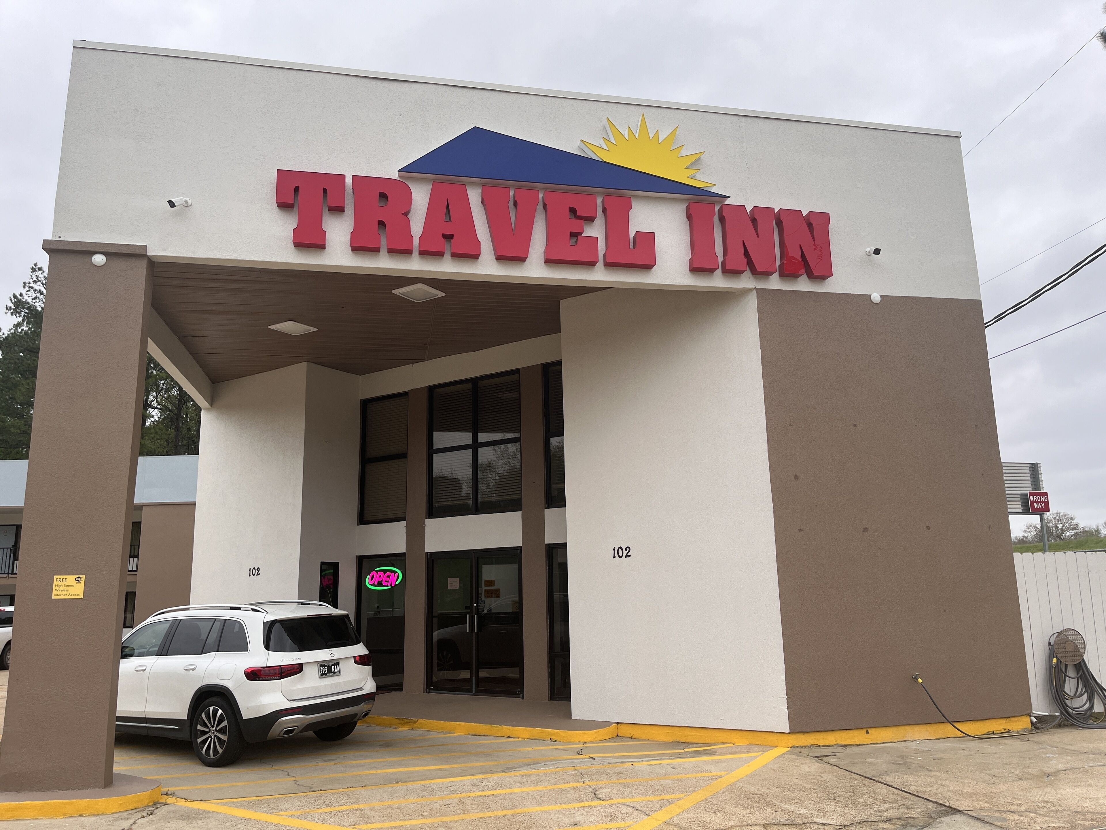 Mặt tiền nơi lưu trú