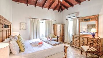 4 Schlafzimmer, Schreibtisch, Bügeleisen/Bügelbrett, WLAN