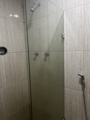Hair dryer, towels, toilet paper - Hotel Bariloche Tijuca  (Rio de Janeiro)
