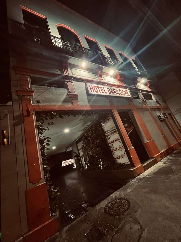 Front of property - Hotel Bariloche Tijuca  (Rio de Janeiro)