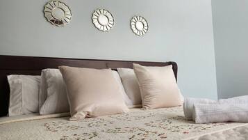 1 habitación, tabla de planchar con plancha, wifi y ropa de cama