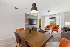 Interior - Free water park 2 bedroom condo (Kissimmee)