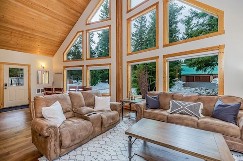 COZY-A-Frame Mountain Getaway!Easy Access/HotTub-GmRm-Winter - Sun Fun