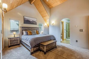 4 bedrooms, desk, iron/ironing board, travel cot