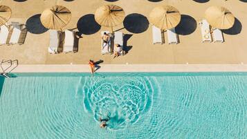 Seasonal outdoor pool, sun loungers
