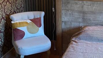 Standard Room | 1 bedroom, individually decorated, individually furnished, desk