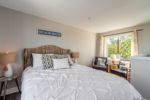 2 bedrooms, desk, iron/ironing board, free WiFi