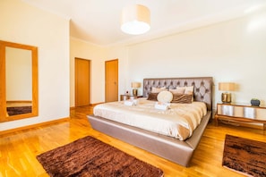 5 chambres, fer et planche à repasser, accès au Wi-Fi (inclus)