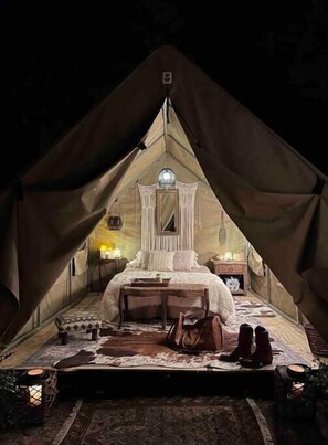 1 bedroom - Waterfront Luxury Camping On 63 Private Acres (Plum Branch)