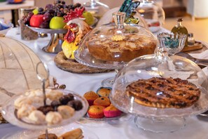 Free daily buffet breakfast - Masseria Costanza  (Noto)