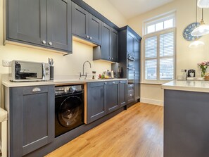 Dishwasher - 2 bedroom accommodation in Cromer (Cromer)