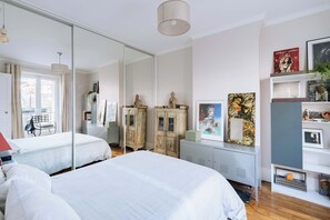 1 室のベッドルーム、アイロン / アイロン台、インターネット、ベッドシーツ