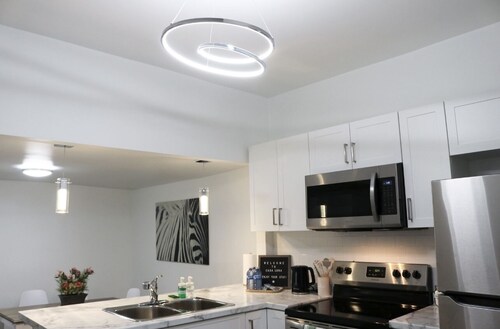 Cozy 3BR near Airport/DTown/Mall