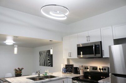 Cozy 3BR near Airport/DTown/Mall