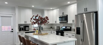 Cozy Remodeled Home - 3 Beds 2.5 Bath - 10 Min to Disney