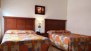 Standard Double Room | Hypo-allergenic bedding available, desk, laptop workspace - Hotel el Mayo Inn (Culiacán)