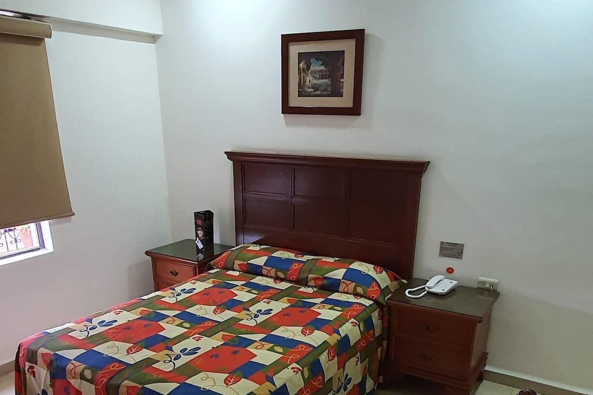 Standard Room | Hypo-allergenic bedding available, desk, laptop workspace