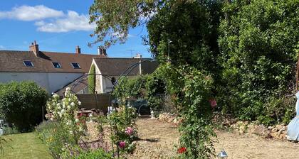 Village studio, close to Versailles & Paris