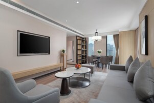 Suite, 1 Bedroom (Air Purifier) | Premium bedding, down comforters, laptop workspace, blackout drapes