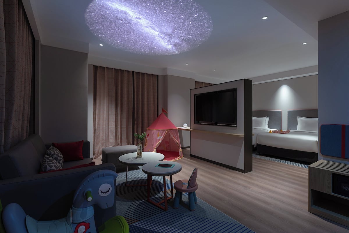 1 bedroom, premium bedding, down comforters, laptop workspace
