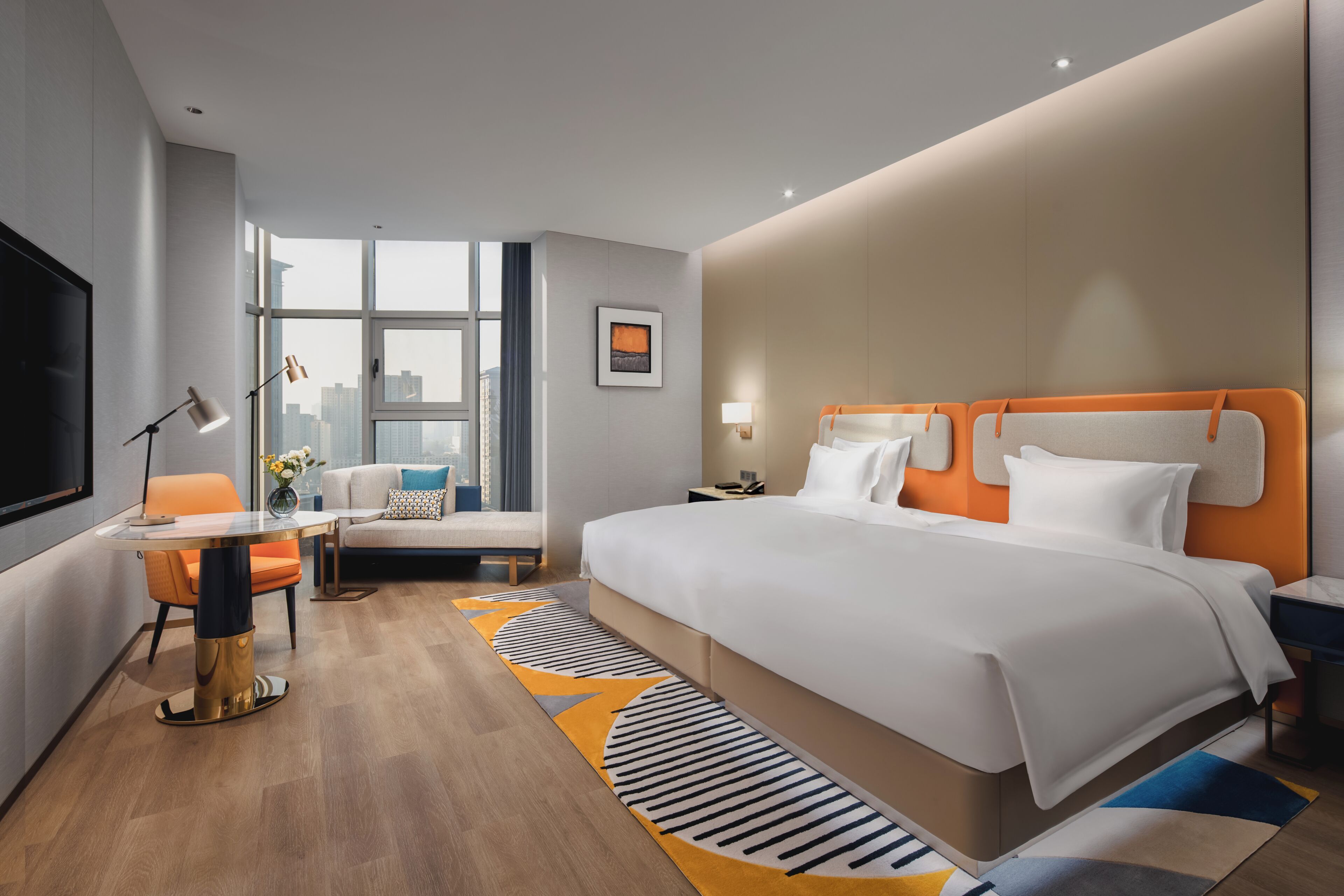Quarto standard | Edredons de pluma, frigobar, cofres nos quartos, cortinas blackout