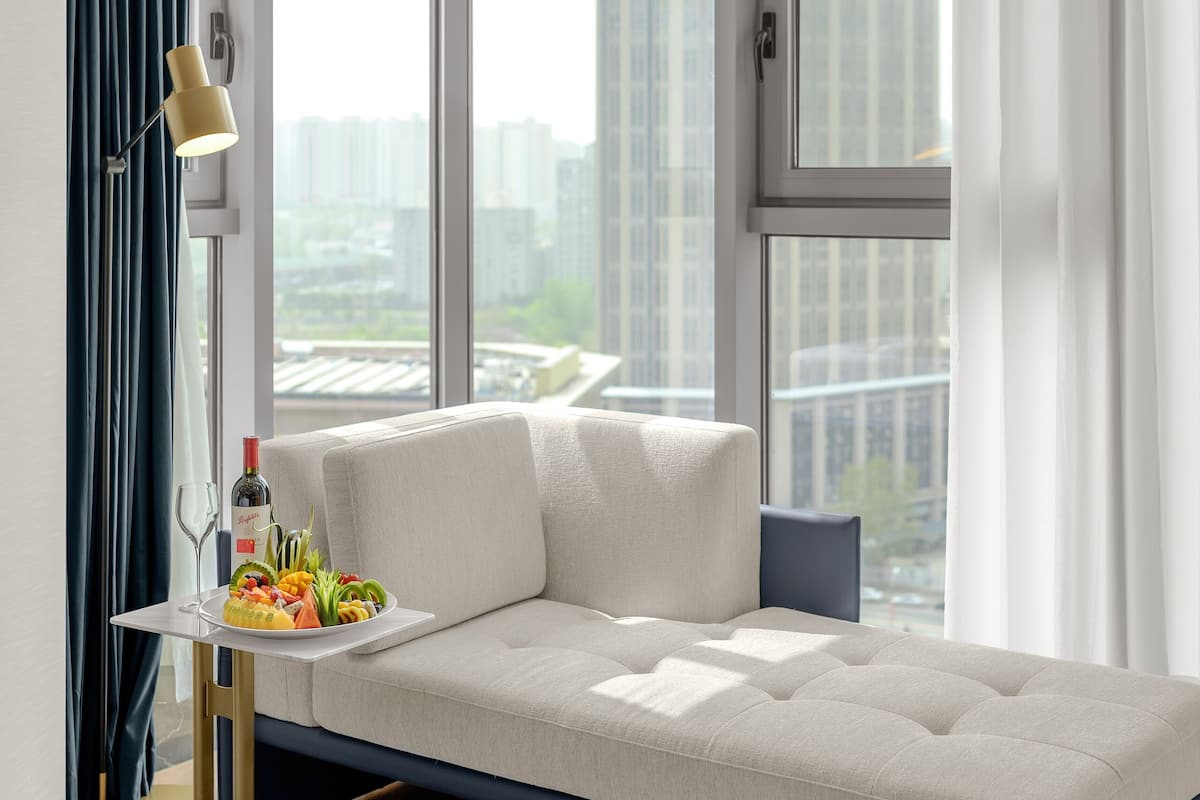Down duvets, minibar, in-room safe, blackout curtains