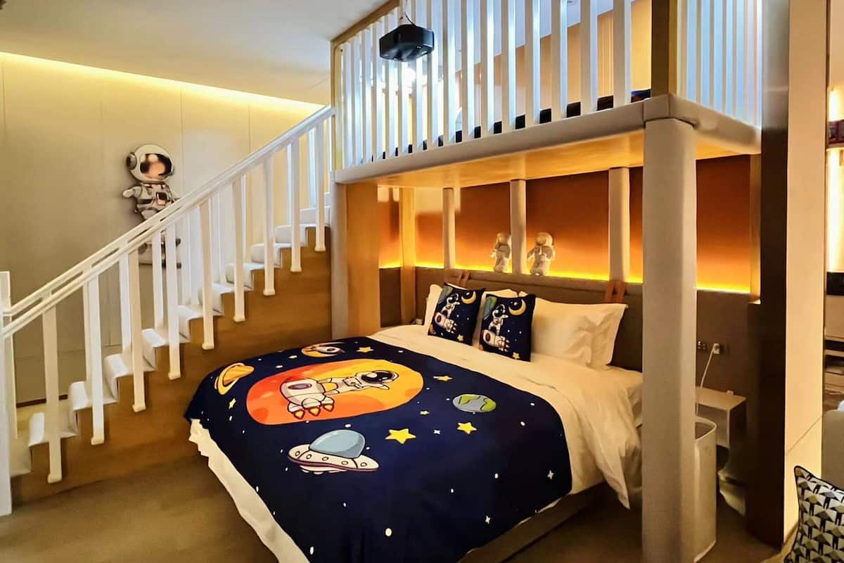 Grand Room, 1 King Bed (Super King, Kids Theme) | Down comforters, minibar, in-room safe, blackout drapes