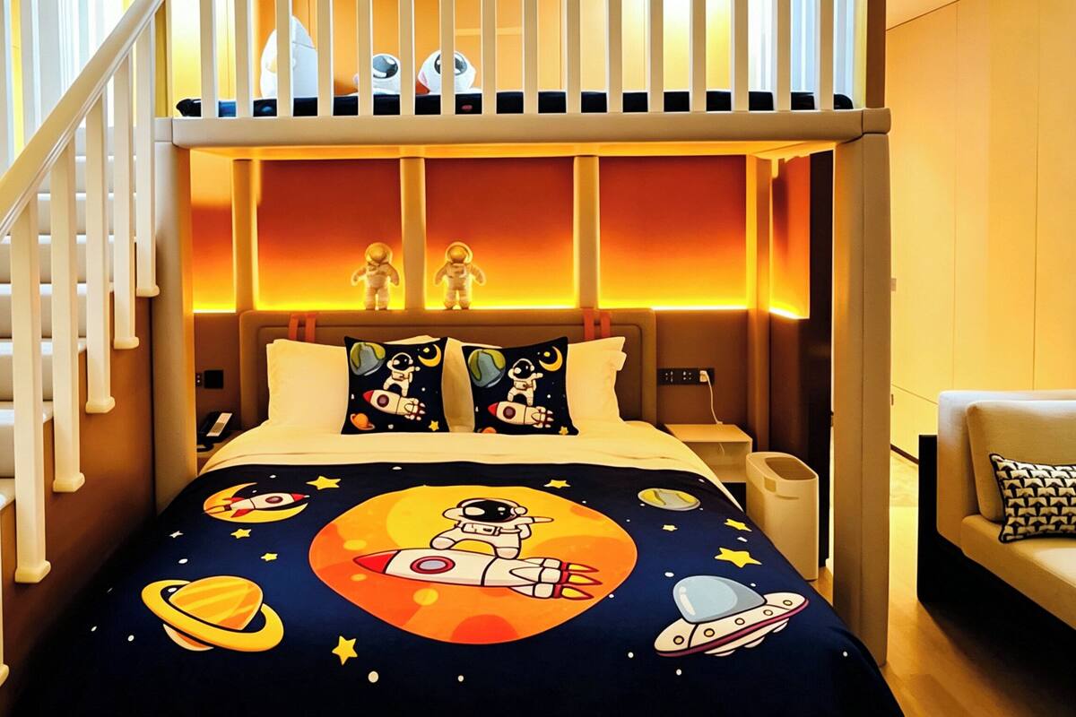 Loft Grand, 1 cama King size (Kids Theme) | Edredón, minibar y caja de seguridad en la habitación