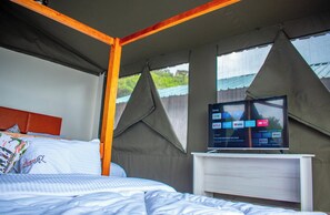 Premium Tent | In-room safe, individually decorated, individually furnished, desk - Angani Resort & Spa (Subukia)