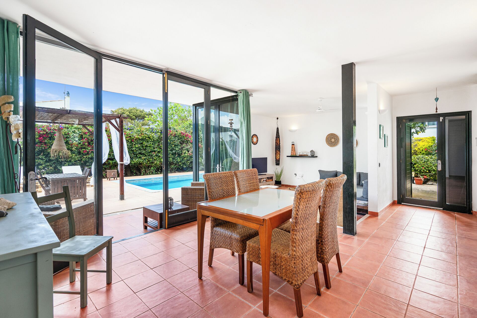 Deluxe Villa | Living area