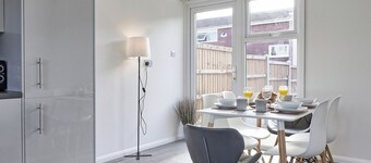 Beautifully Modern Retreat in Basildon With Garden