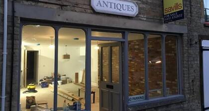 The Old Antique Shop Town Centre Stylish House