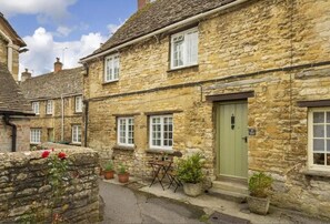 Exterior - Beautiful Historic High Street Cottage in Burford (Burford)