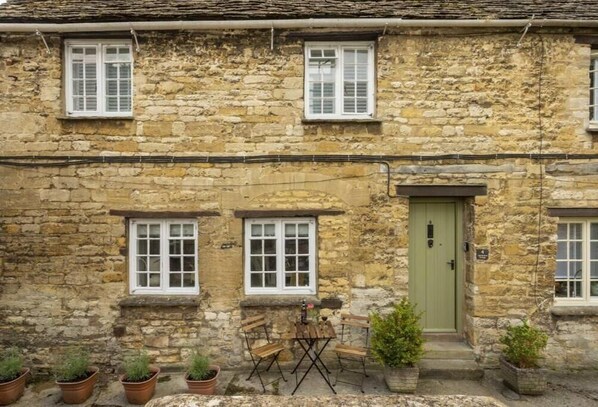 Exterior - Beautiful Historic High Street Cottage in Burford (Burford)