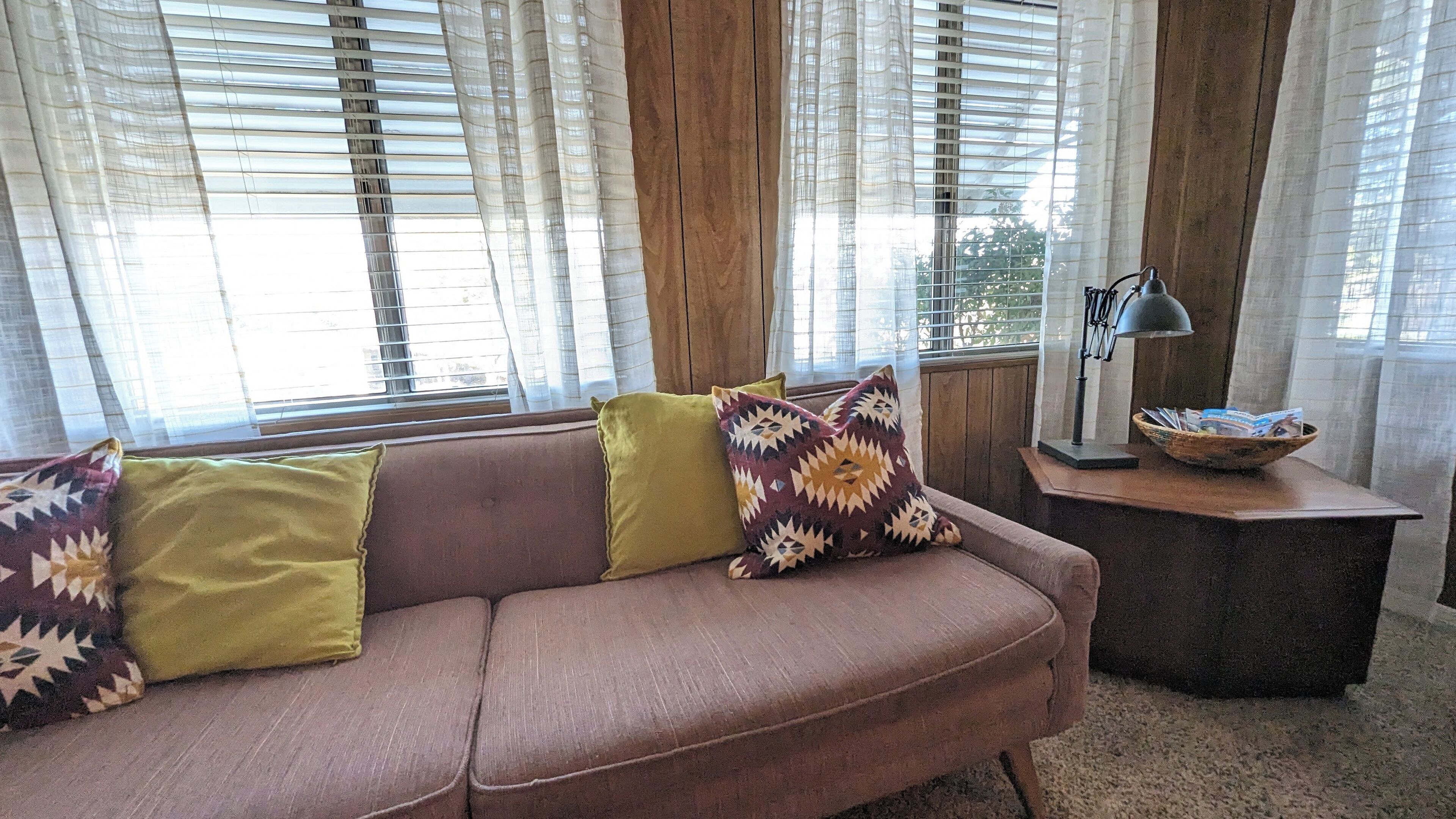 Charming Retro Home. Minutes From Downtown And Erau. Pet Friendly. - 프레스컷