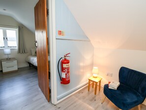 2 bedrooms, individually decorated, individually furnished, free WiFi - Railway Station Cottage (Presteigne)